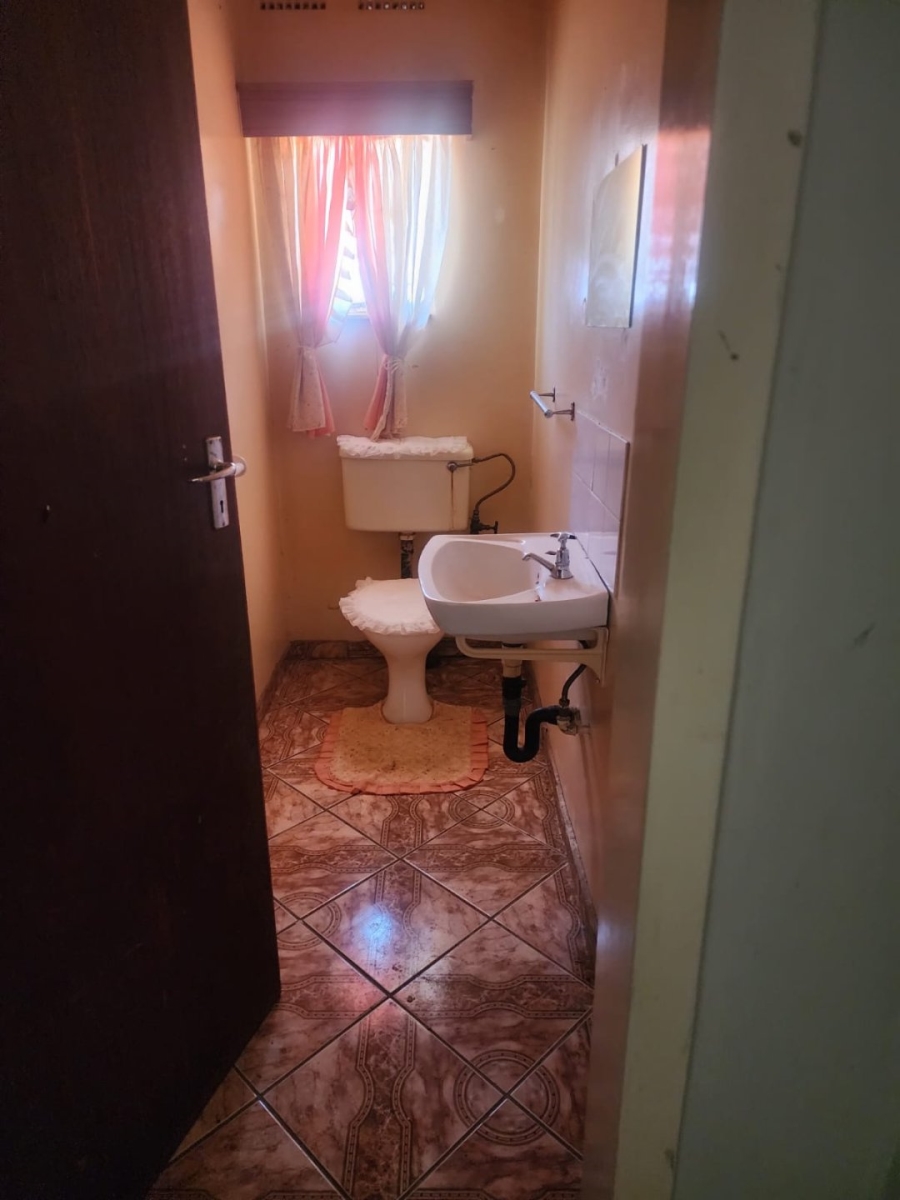 5 Bedroom Property for Sale in Meiringspark North West